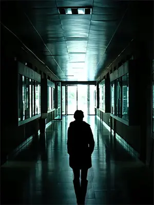 我不做小三劝退师后，老公的小侄女死了